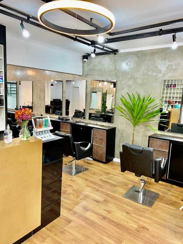 Salão para Platinar o Cabelo Telefone Vila Dayse - Salão de Cabeleireiro